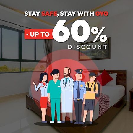 Oyo 821 Hotel Dinasti Makassar Exterior foto